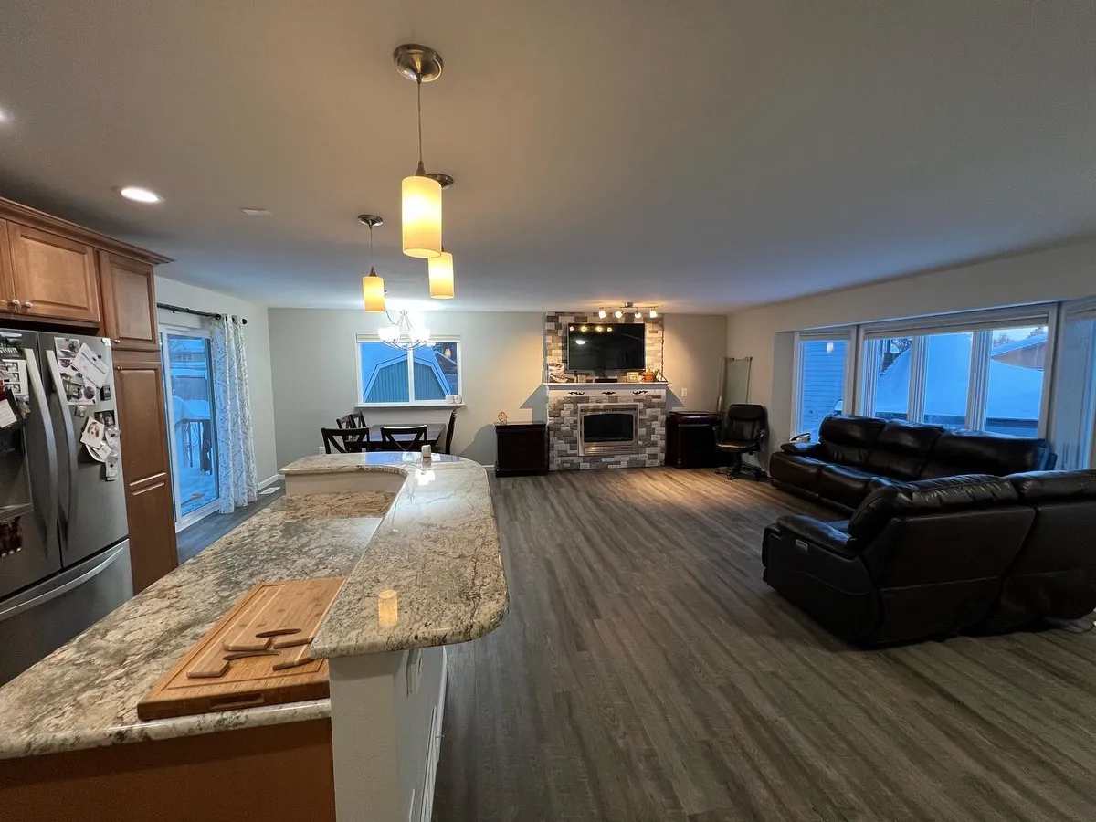 Maid in Mat-Su made this kitchen in Wasilla, Alaska sparkle!
